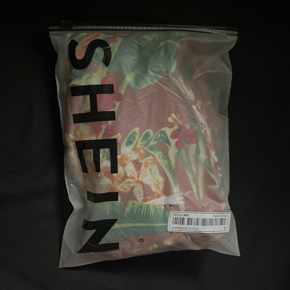 NEW TROPICAL FLORAL DRESS SHEIN - Picture 4 of 4